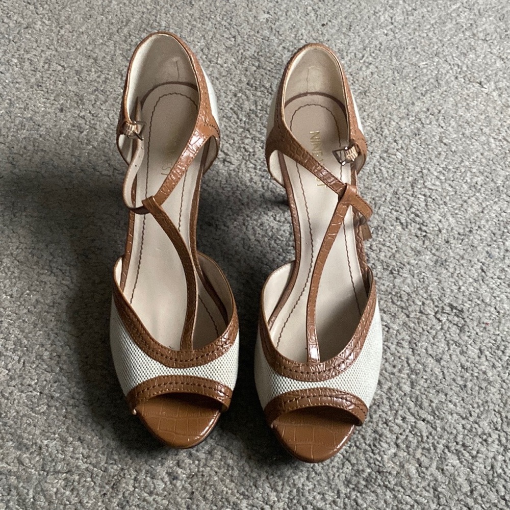 Nine West size 9 open toed heels